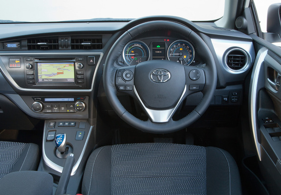 Photos of Toyota Auris Hybrid UK-spec 2012