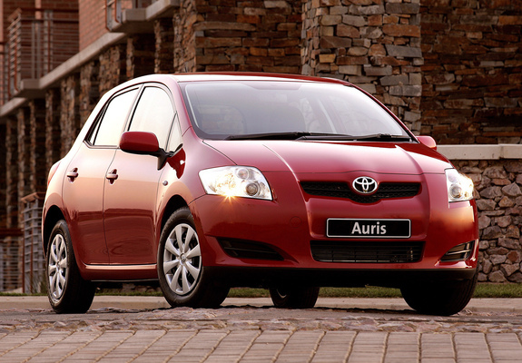 Pictures of Toyota Auris 5-door ZA-spec 2007–10