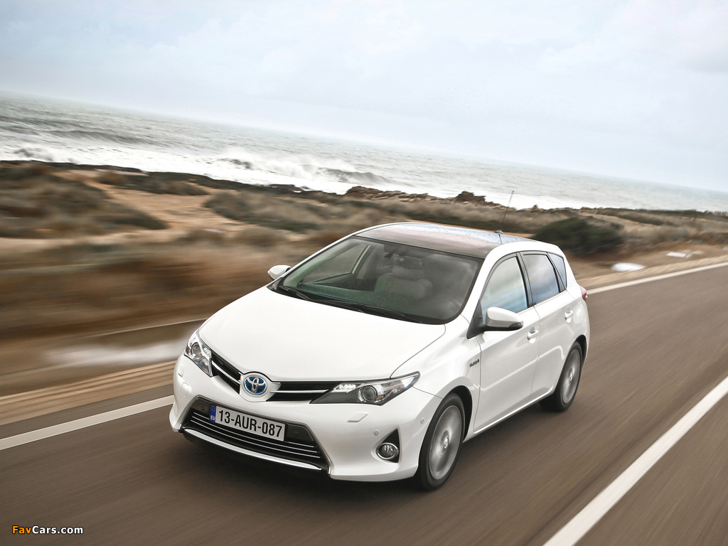 Pictures of Toyota Auris Hybrid 2012 (1024 x 768)