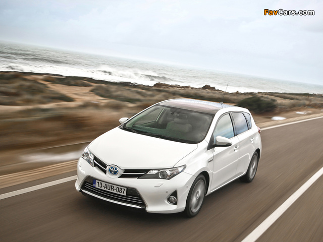 Pictures of Toyota Auris Hybrid 2012 (640 x 480)