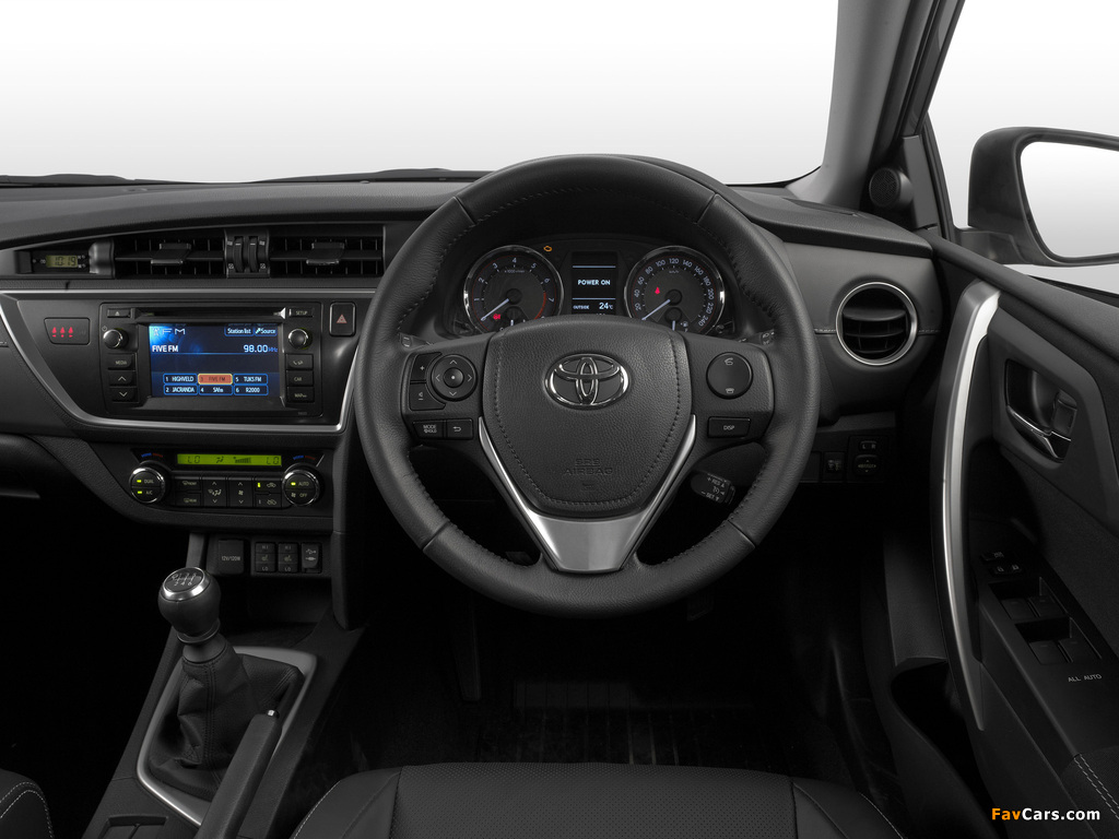 Pictures of Toyota Auris ZA-spec 2013 (1024 x 768)