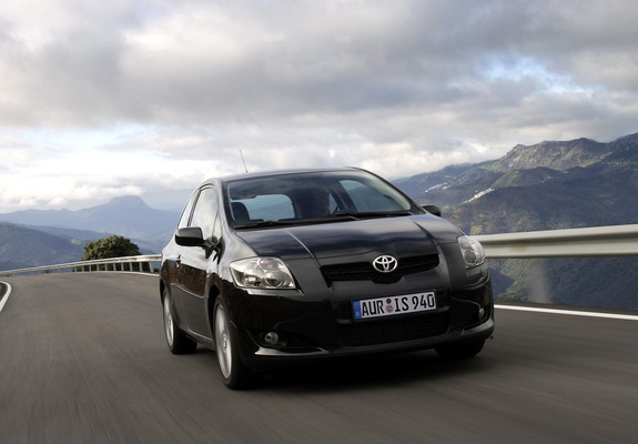 Toyota Auris 3-door 2007–10 images