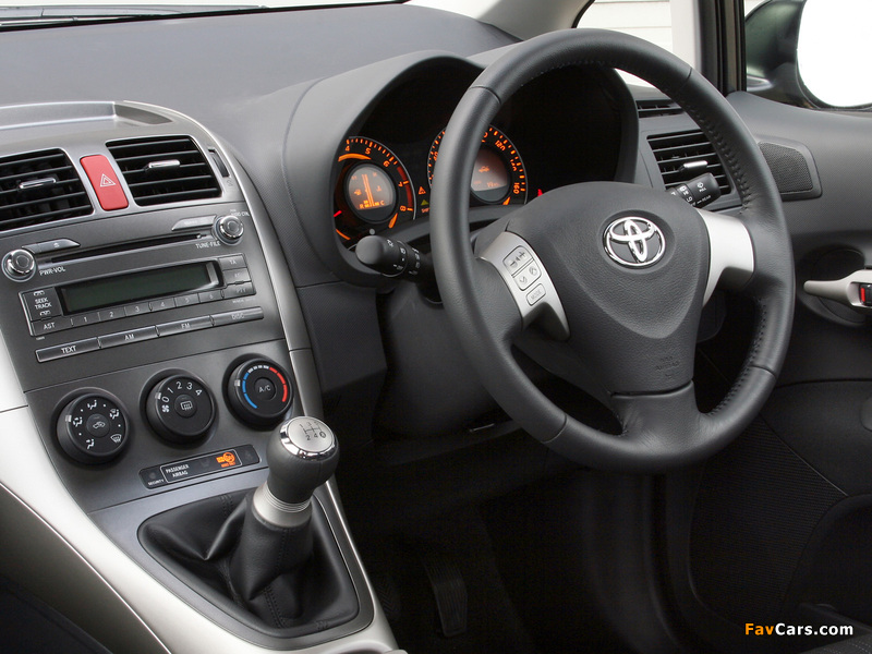 Toyota Auris 5-door UK-spec 2007–10 images (800 x 600)