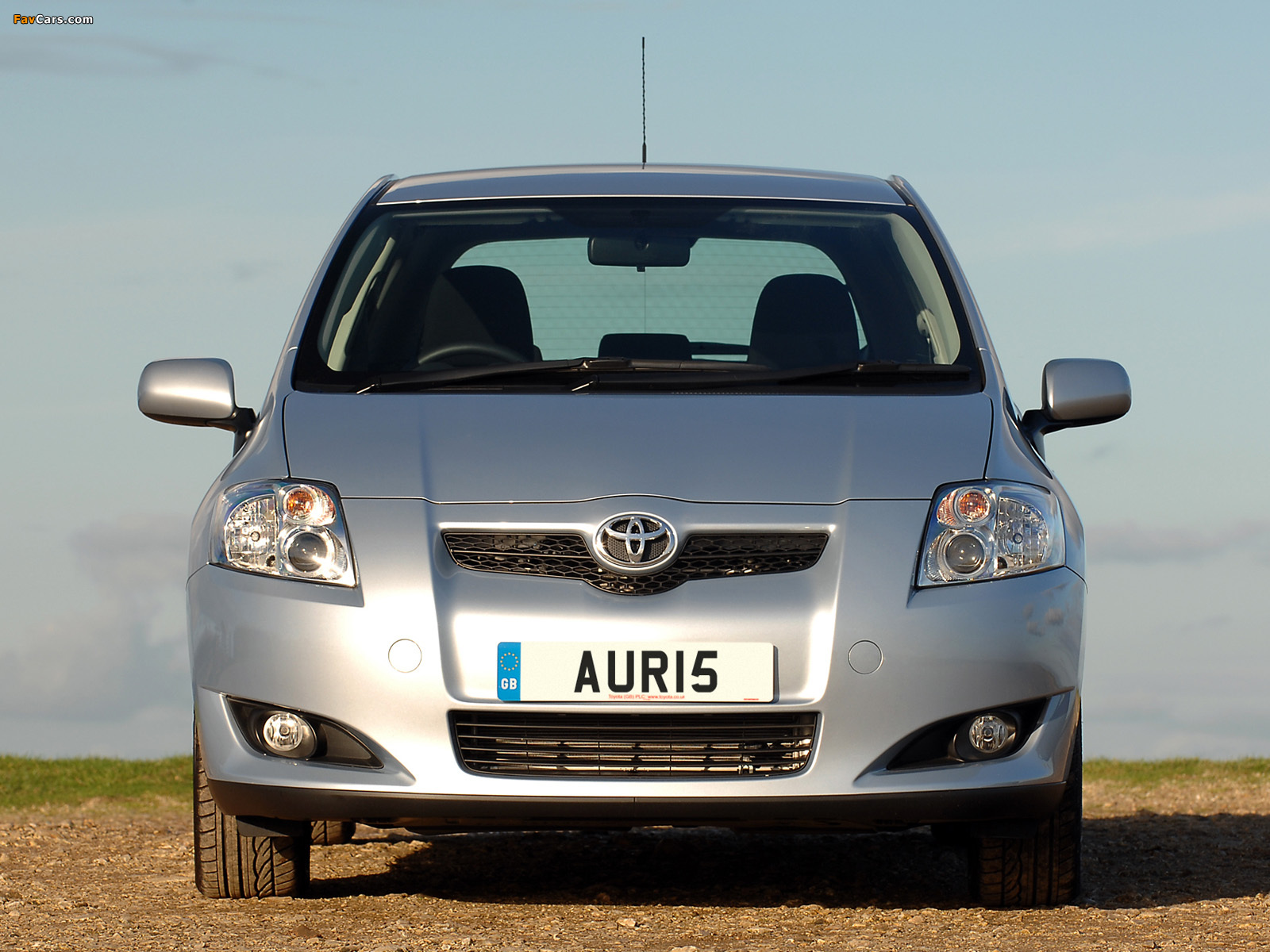 Toyota Auris 5-door UK-spec 2007–10 pictures (1600 x 1200)