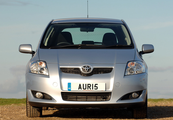 Toyota Auris 5-door UK-spec 2007–10 pictures
