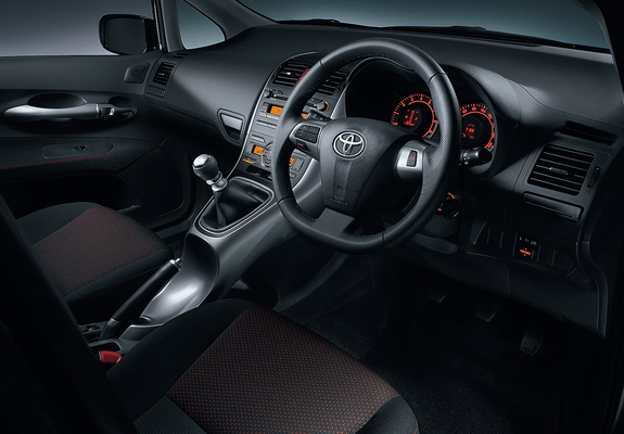 Toyota Auris JP-spec 2009–12 images