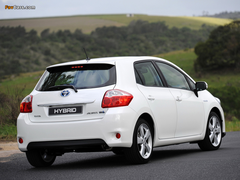 Toyota Auris HSD ZA-spec 2011 images (800 x 600)