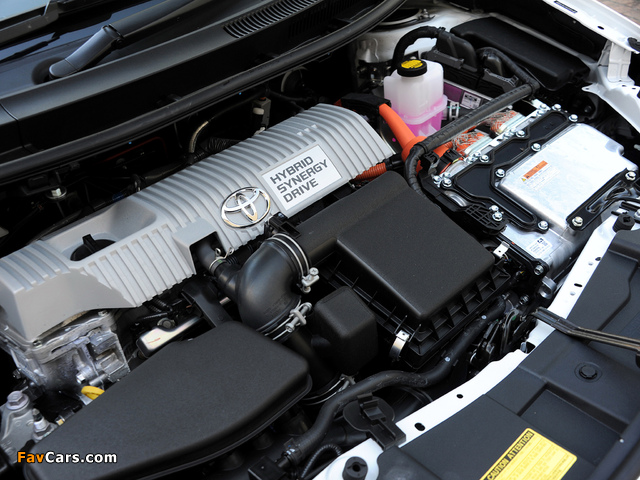 Toyota Auris HSD ZA-spec 2011 images (640 x 480)