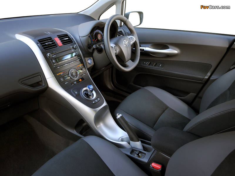 Toyota Auris HSD ZA-spec 2011 images (800 x 600)