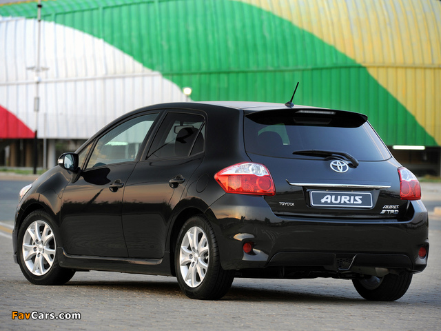 TRD Toyota Auris 5-door ZA-spec 2011 wallpapers (640 x 480)