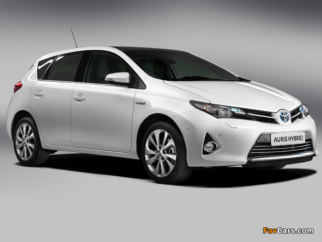 Toyota Auris Hybrid 2012 images (640 x 480)