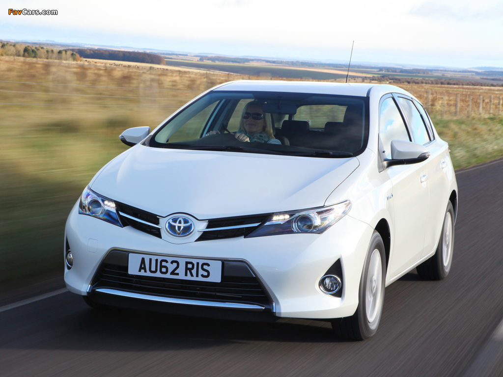 Toyota Auris Hybrid UK-spec 2012 images (1024 x 768)