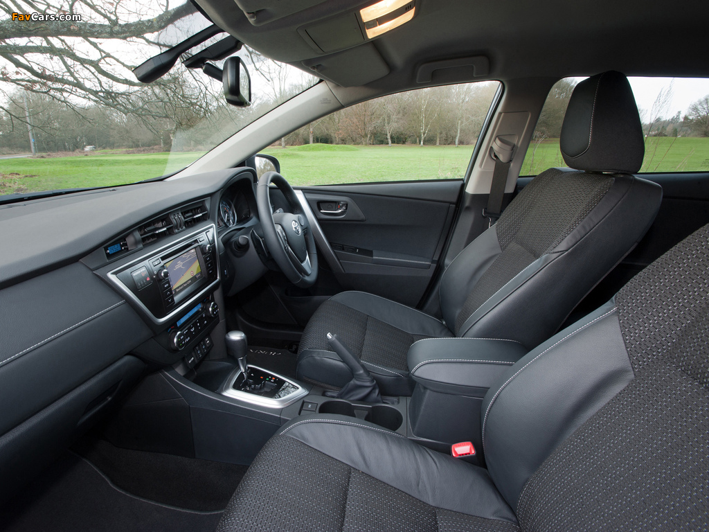 Toyota Auris UK-spec 2012 images (1024 x 768)