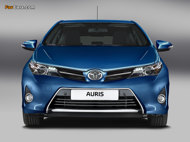 Toyota Auris 2012 images (640 x 480)