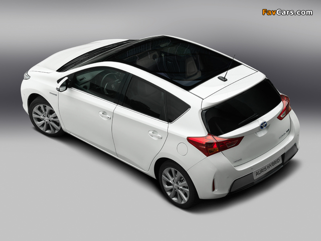 Toyota Auris Hybrid 2012 photos (640 x 480)