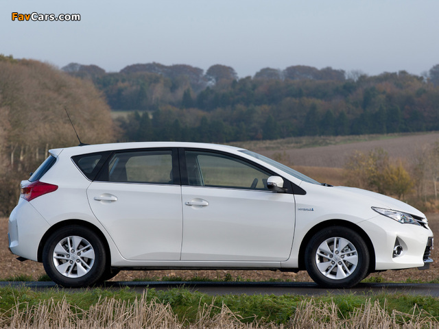 Toyota Auris Hybrid UK-spec 2012 photos (640 x 480)