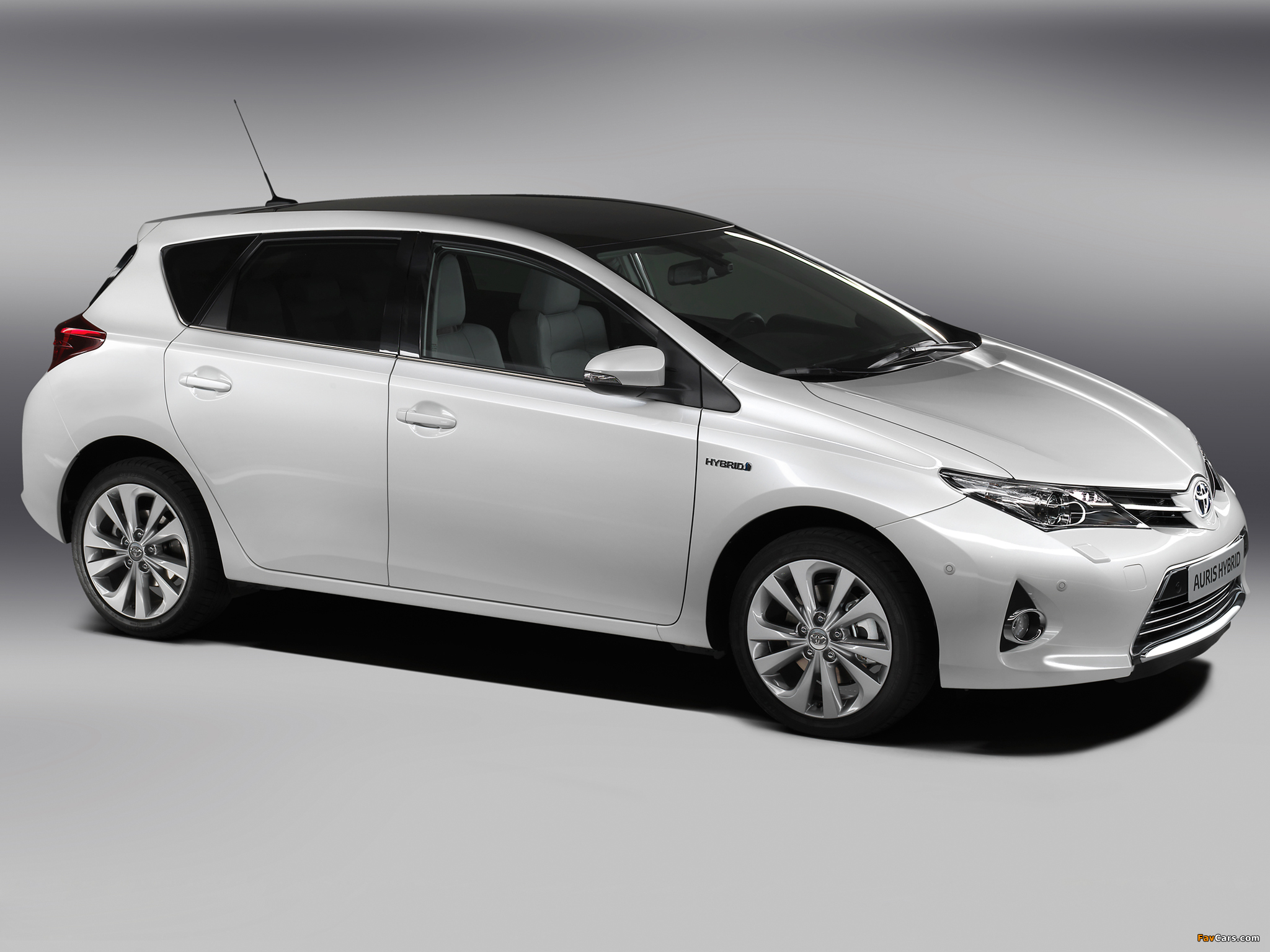 Toyota Auris Hybrid 2012 photos (2048 x 1536)