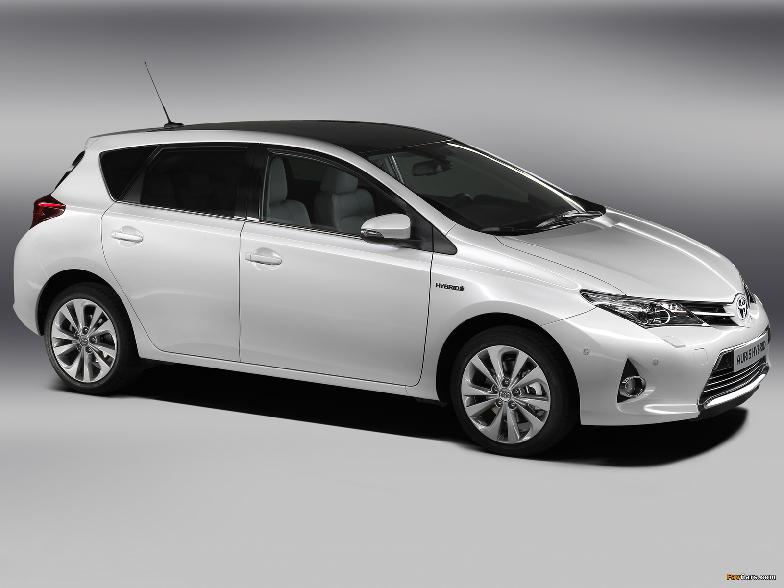 Toyota Auris Hybrid 2012 photos (1600 x 1200)