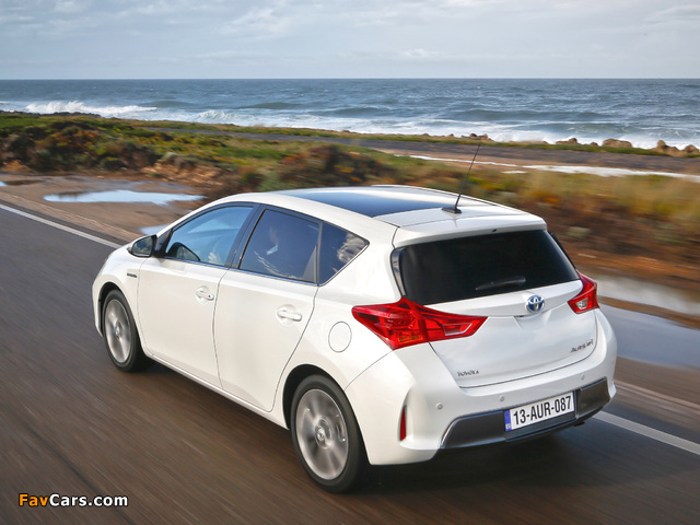 Toyota Auris Hybrid 2012 photos (640 x 480)