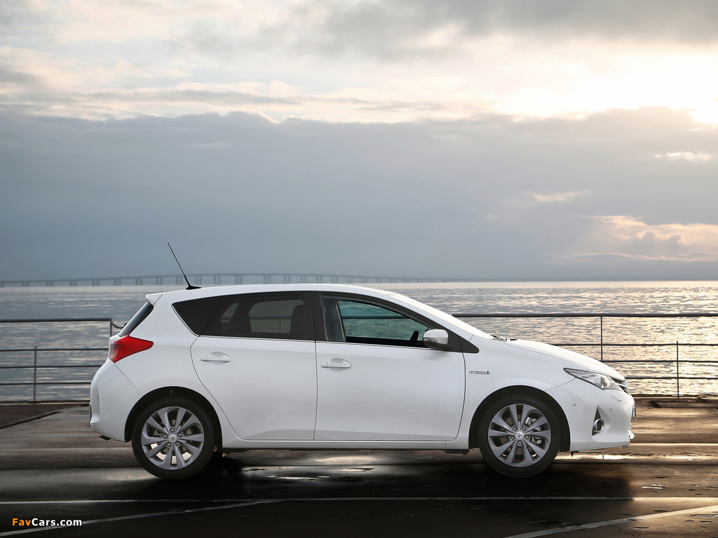 Toyota Auris Hybrid 2012 pictures (1024 x 768)