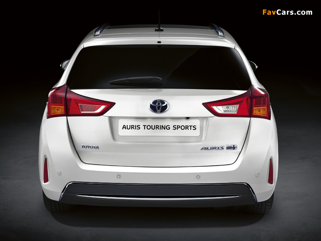 Toyota Auris Touring Sports Hybrid 2012 pictures (640 x 480)