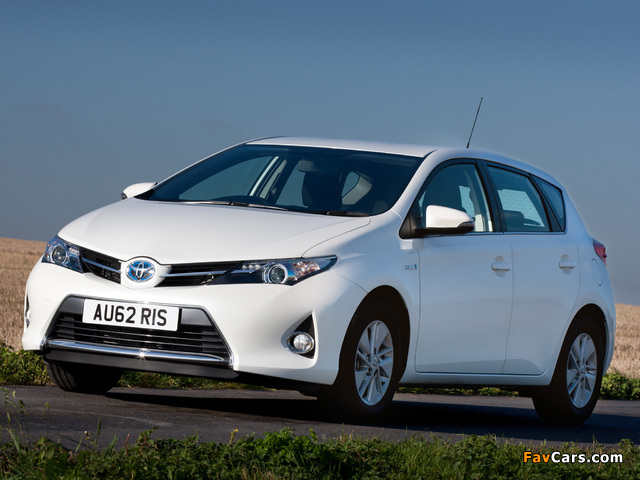 Toyota Auris Hybrid UK-spec 2012 pictures (640 x 480)
