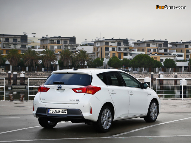 Toyota Auris Hybrid 2012 wallpapers (640 x 480)