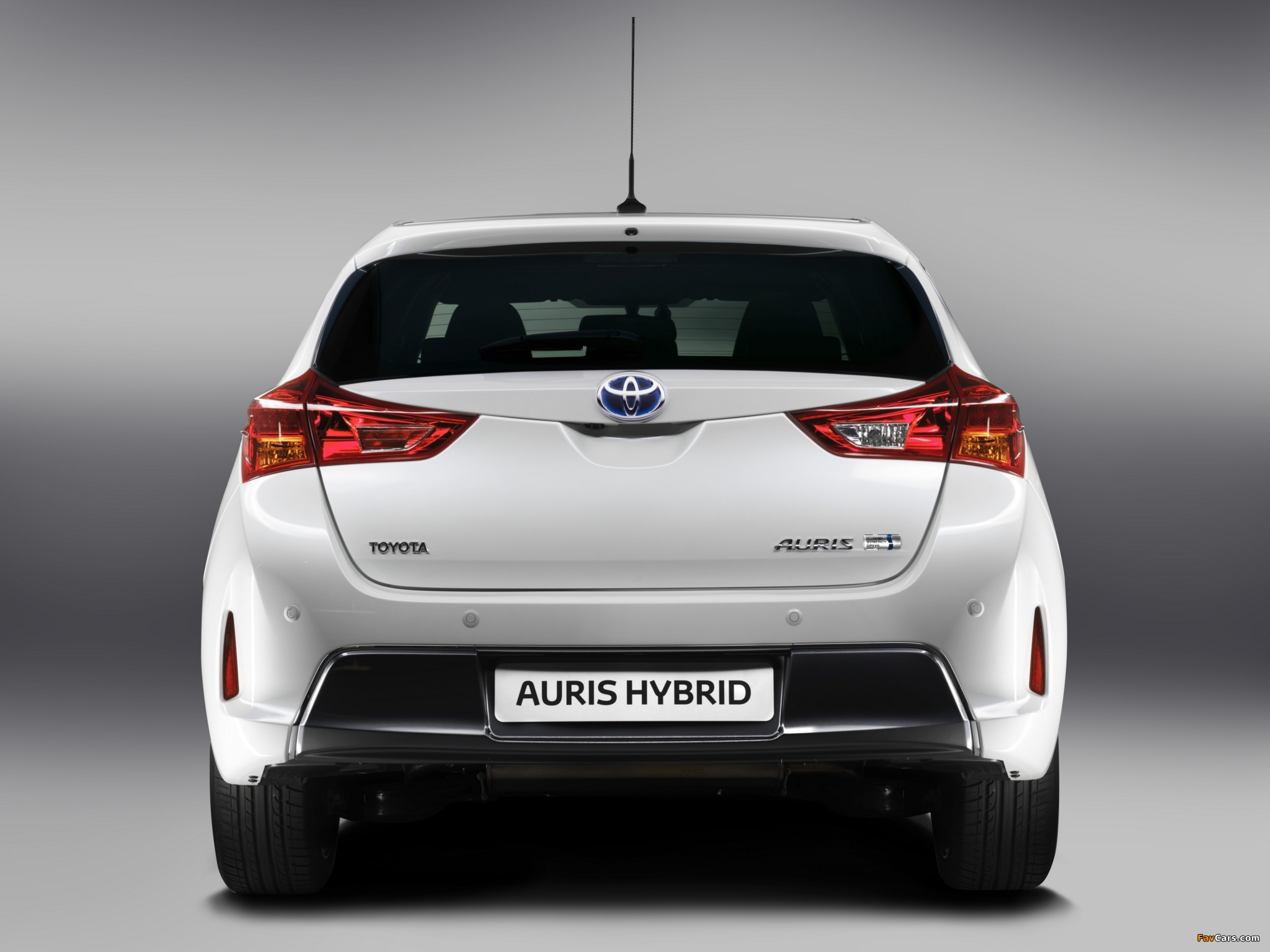 Toyota Auris Hybrid 2012 wallpapers (2048 x 1536)