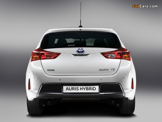 Toyota Auris Hybrid 2012 wallpapers (640 x 480)