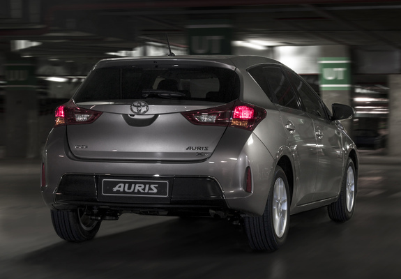 Toyota Auris ZA-spec 2013 images