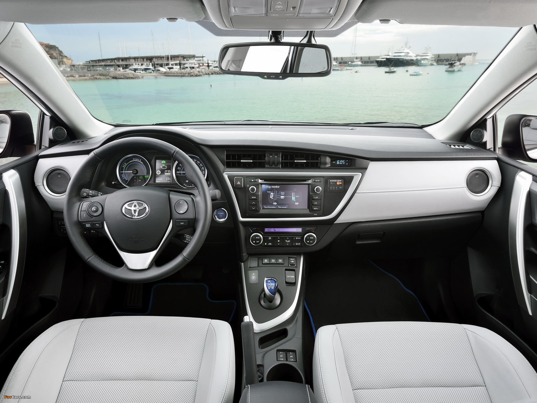 Toyota Auris Touring Sports Hybrid 2013 images (2048 x 1536)