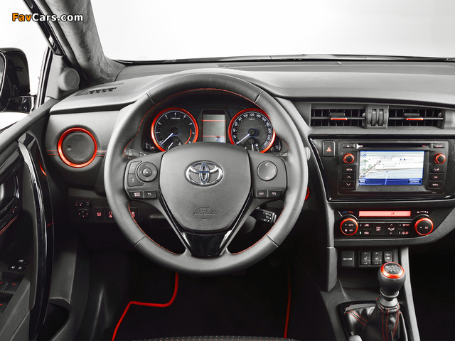 Toyota Auris Touring Sports Black Concept 2013 photos (640 x 480)