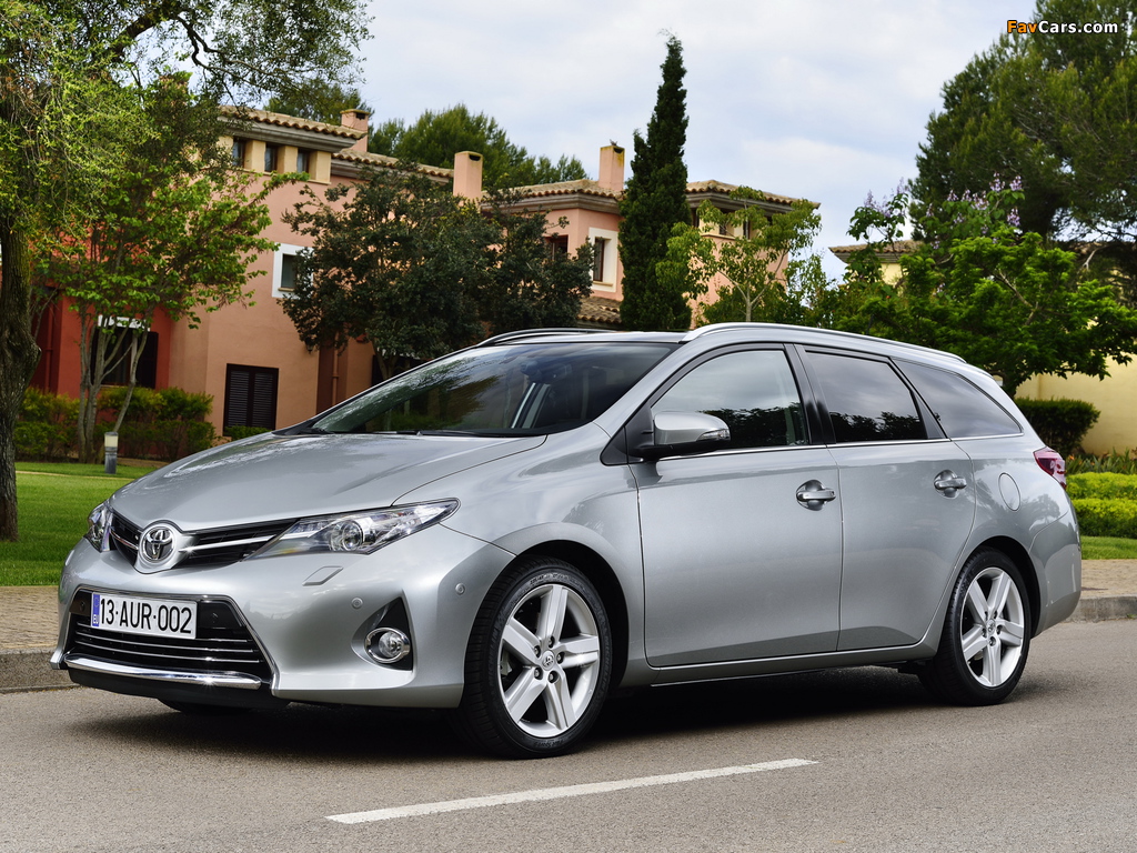 Toyota Auris Touring Sports 2013 pictures (1024 x 768)