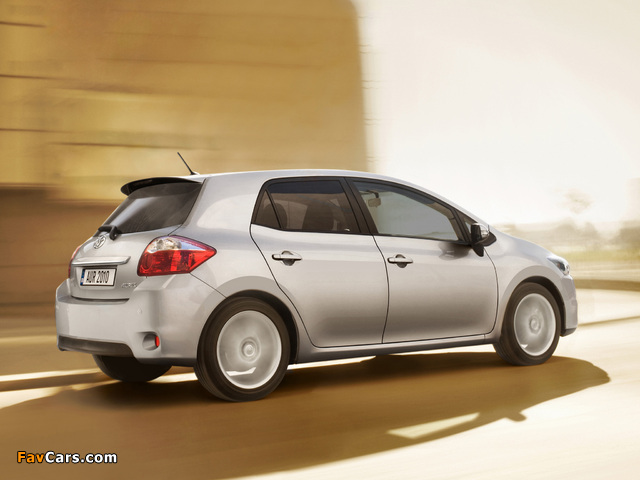 Toyota Auris 5-door 2010–12 wallpapers (640 x 480)