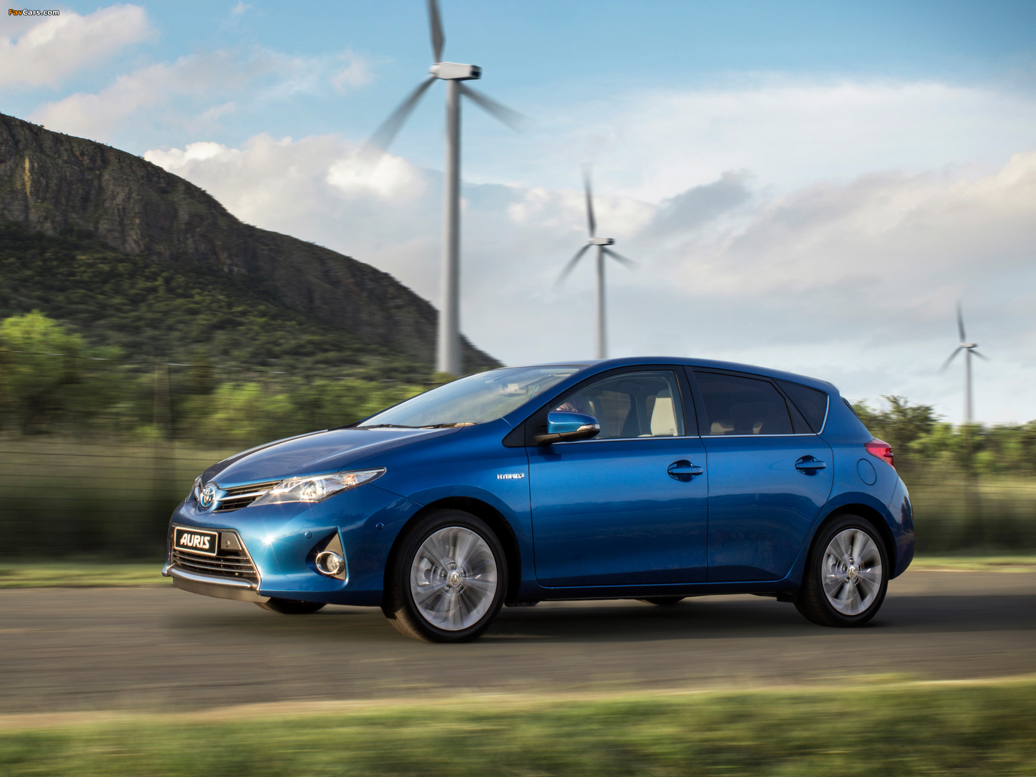 Toyota Auris Hybrid ZA-spec 2013 wallpapers (2048 x 1536)