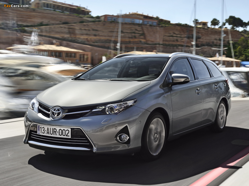 Toyota Auris Touring Sports 2013 wallpapers (1024 x 768)