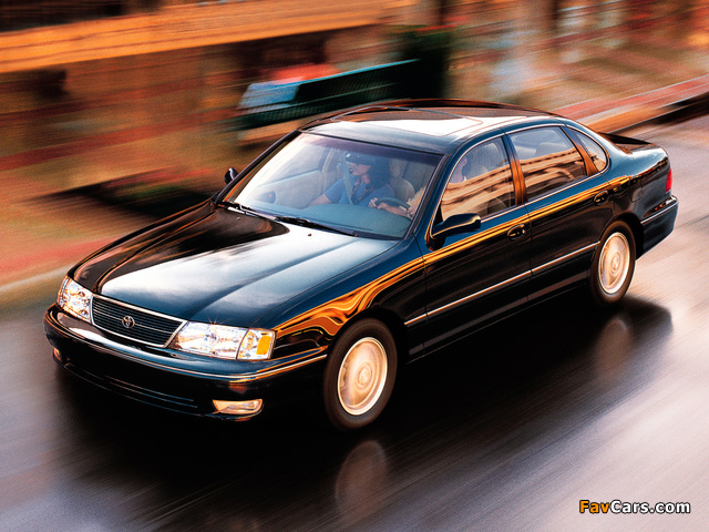 Images of Toyota Avalon (MCX10) 1998–99 (640 x 480)