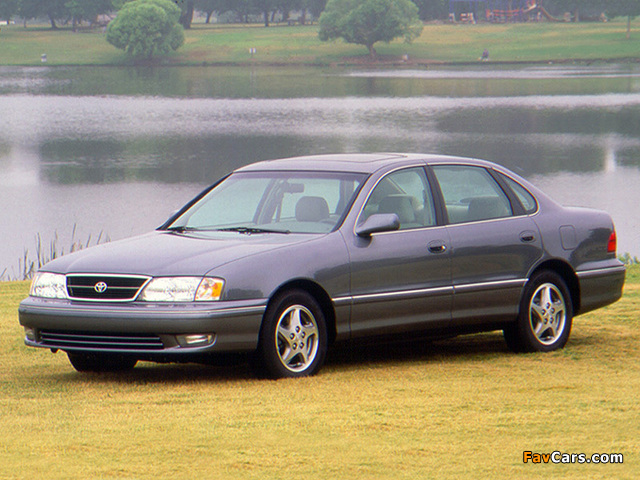 Images of Toyota Avalon (MCX10) 1998–99 (640 x 480)