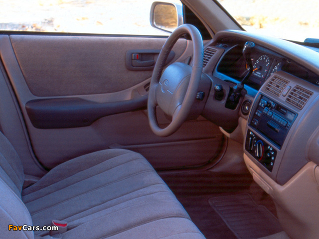 Photos of Toyota Avalon (MCX10) 1995–98 (640 x 480)