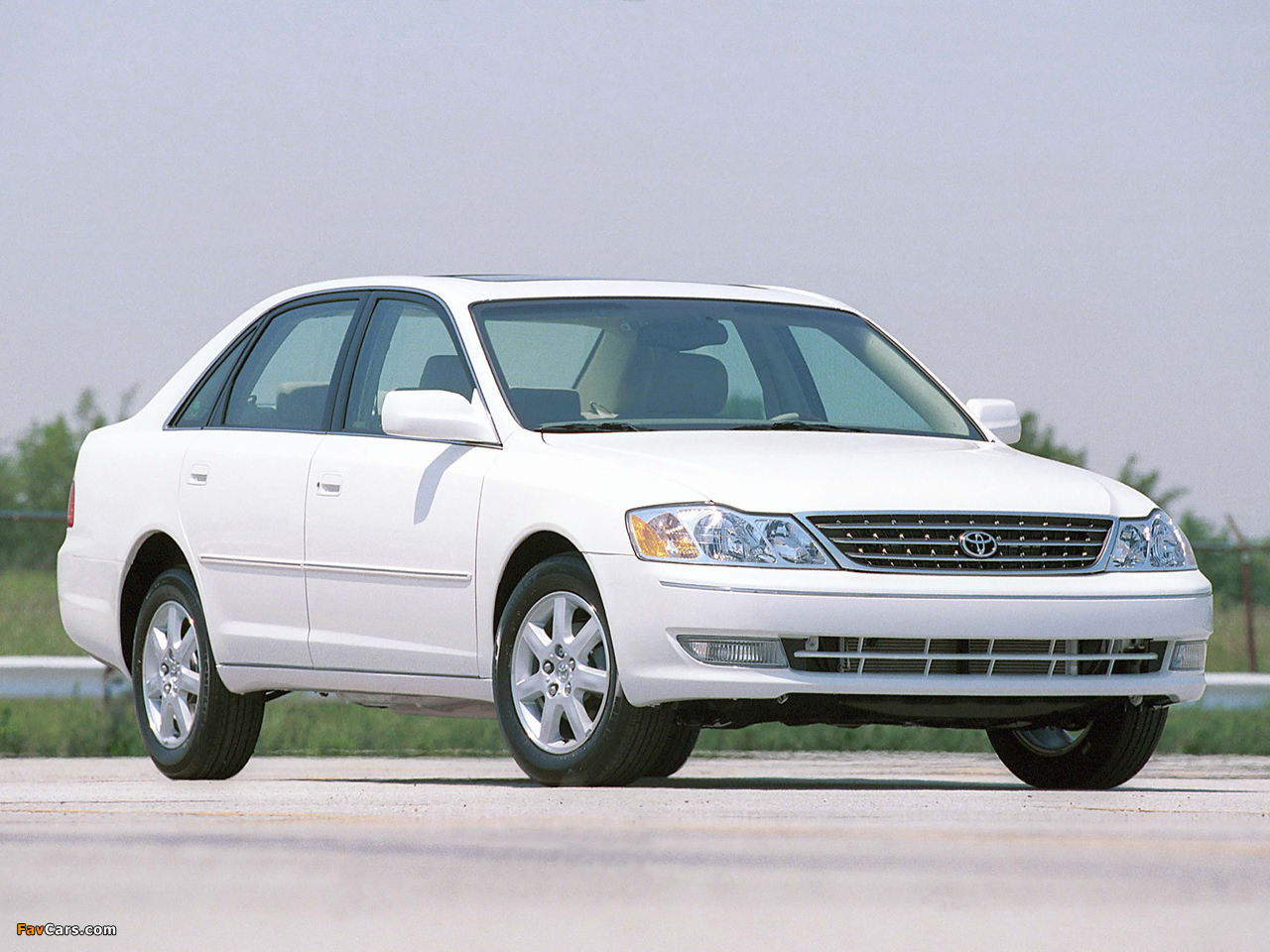 Photos of Toyota Avalon (MCX20) 2003–05 (1280 x 960)