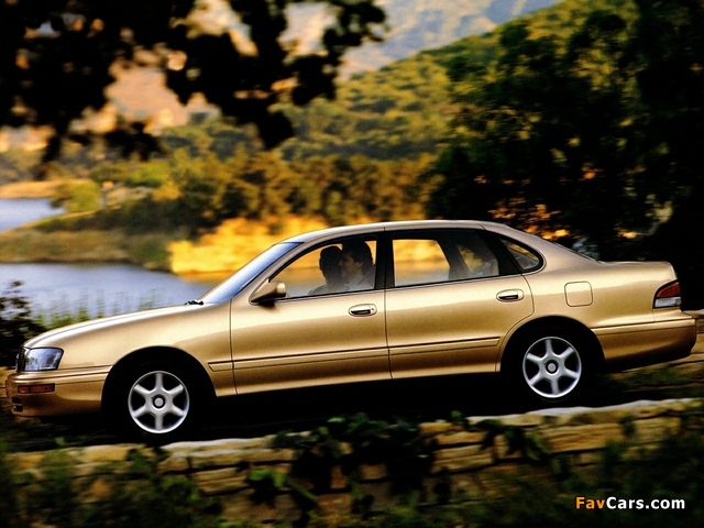 Pictures of Toyota Avalon (MCX10) 1995–98 (640 x 480)