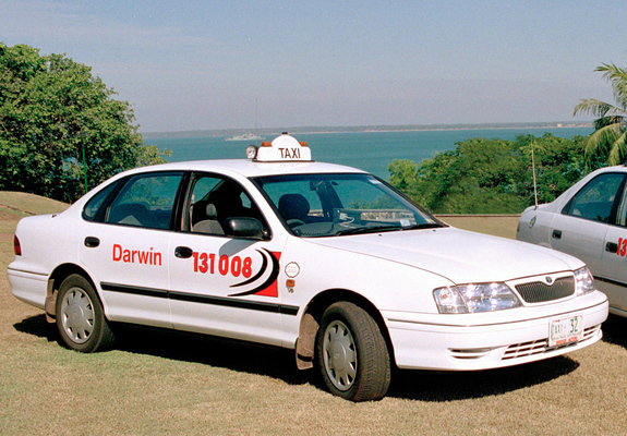 Pictures of Toyota Avalon Taxi AU-spec (MCX10) 2000–03