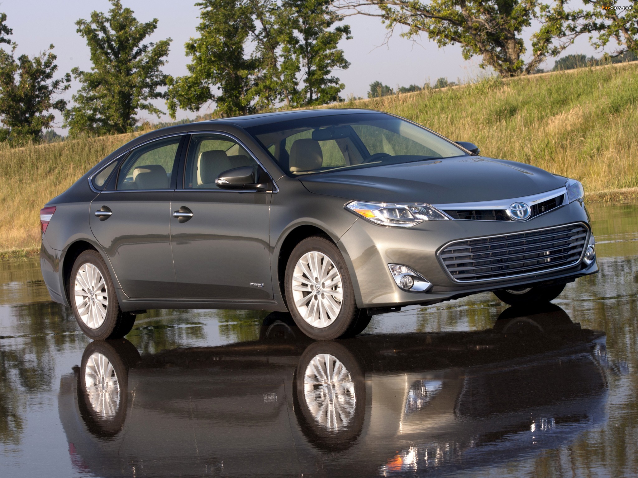 Toyota Avalon Hybrid 2012 photos (2048 x 1536)