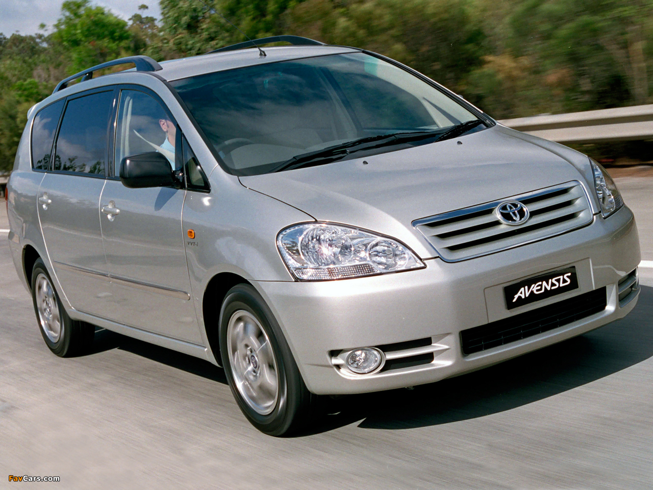 Images of Toyota Avensis Verso AU-spec 2001–03 (1280 x 960)