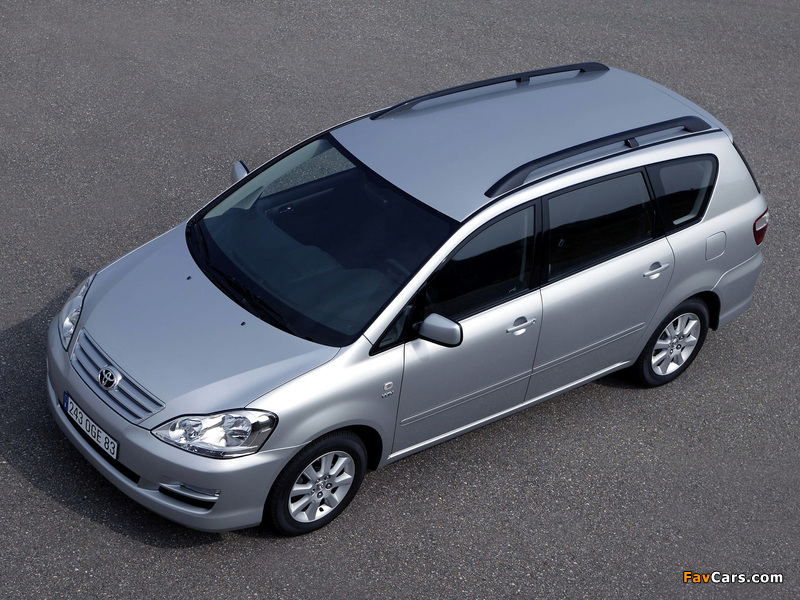 Images of Toyota Avensis Verso 2003–09 (800 x 600)