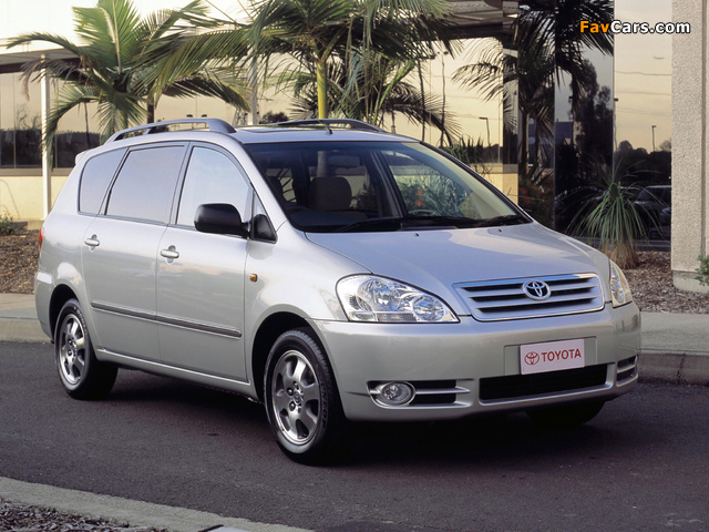 Pictures of Toyota Avensis Verso AU-spec 2001–03 (640 x 480)