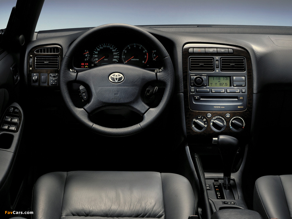 Images of Toyota Avensis Sedan 2000–02 (1024 x 768)