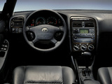 Images of Toyota Avensis Sedan 2000–02