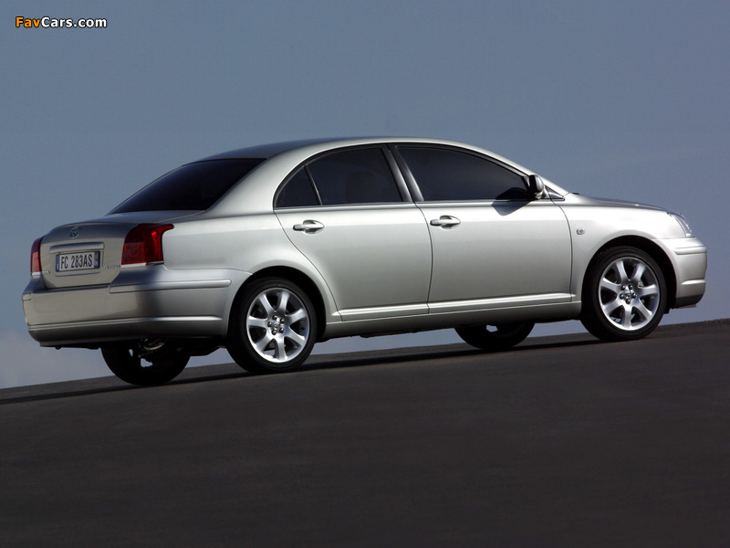 Images of Toyota Avensis Sedan 2003–06 (800 x 600)