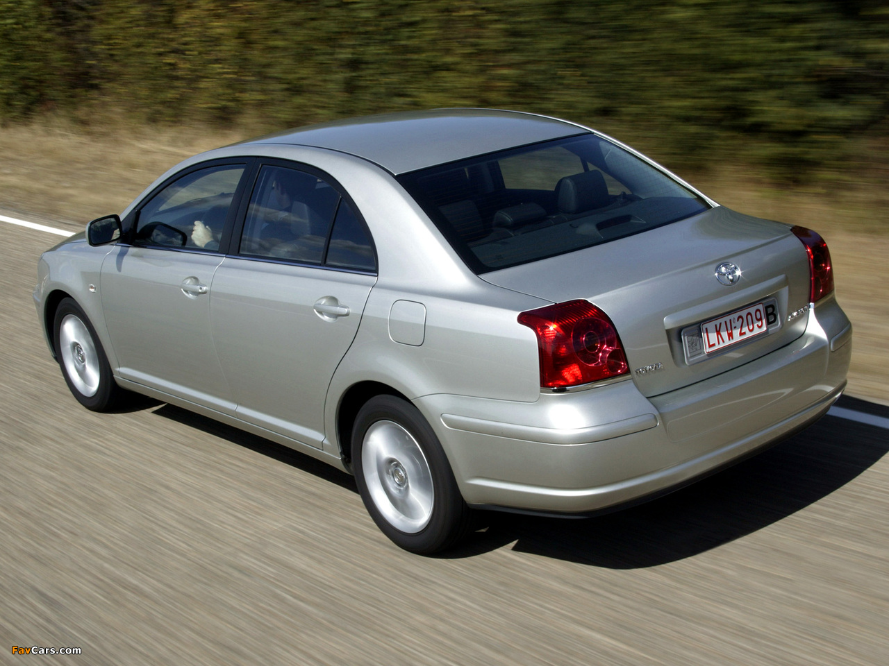 Images of Toyota Avensis Sedan 2003–06 (1280 x 960)